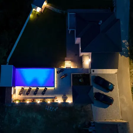 Mystic With Private Pool Near Makarska *
