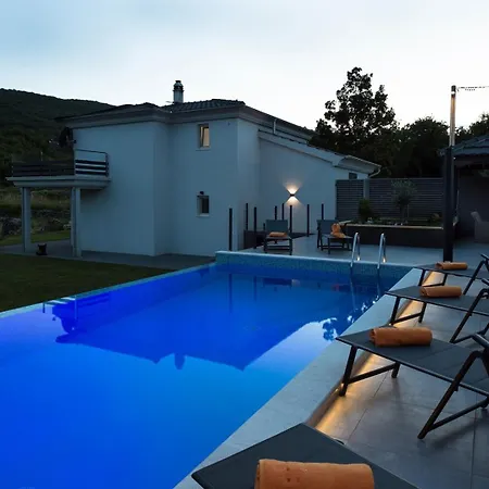 Villa Mystic With Private Pool Near Makarska *