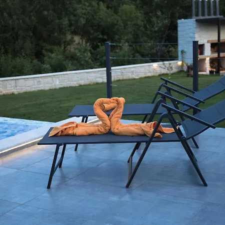 Mystic With Private Pool Near Makarska Villa Lokvicic