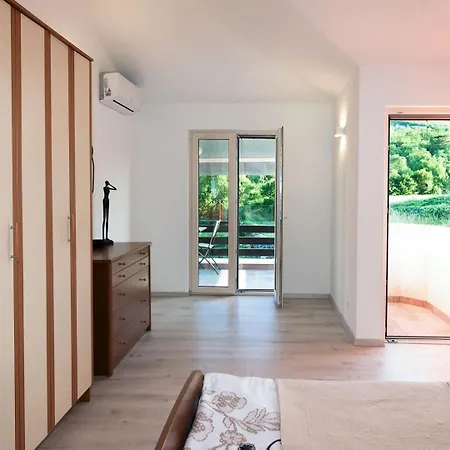 Mystic With Private Pool Near Makarska Villa *