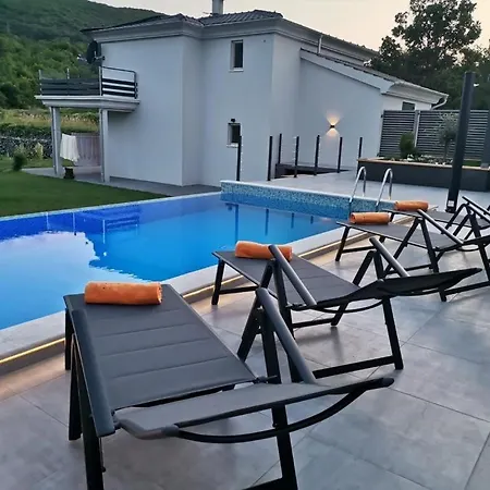 Mystic With Private Pool Near Makarska * Lokvicic